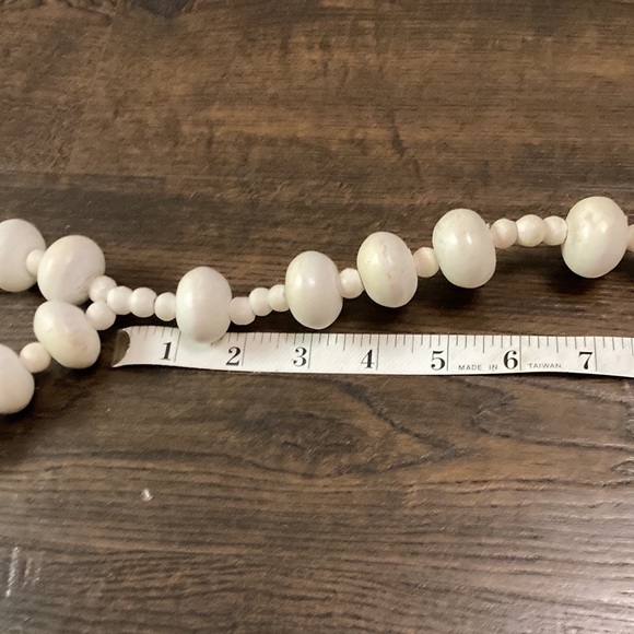 GIANT WHITE WOODEN ROSARY - Picture 7 of 7